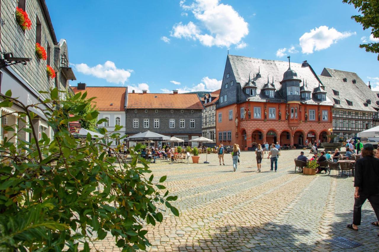 Haus Mittenmank Am Marktplatz Goslar Bagian luar foto
